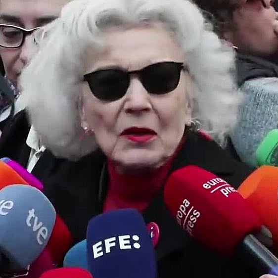 Marisa Paredes, al enterarse de la presencia de Ayuso en la capilla ardiente de Concha Velasco: «¡Fuera!»