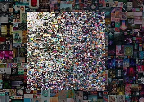 Imagen secundaria 1 - Sobre estas líneas, obra con la que Beeple dio la campanada. A la derecha, una de las 'postales' del MoMA basada en su apuesta por el NFT. Arriba, subasta de estos productos digitales en Christie's