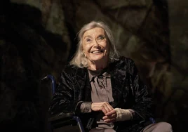 Núria Espert:  «El teatro continúa dándome la vida»