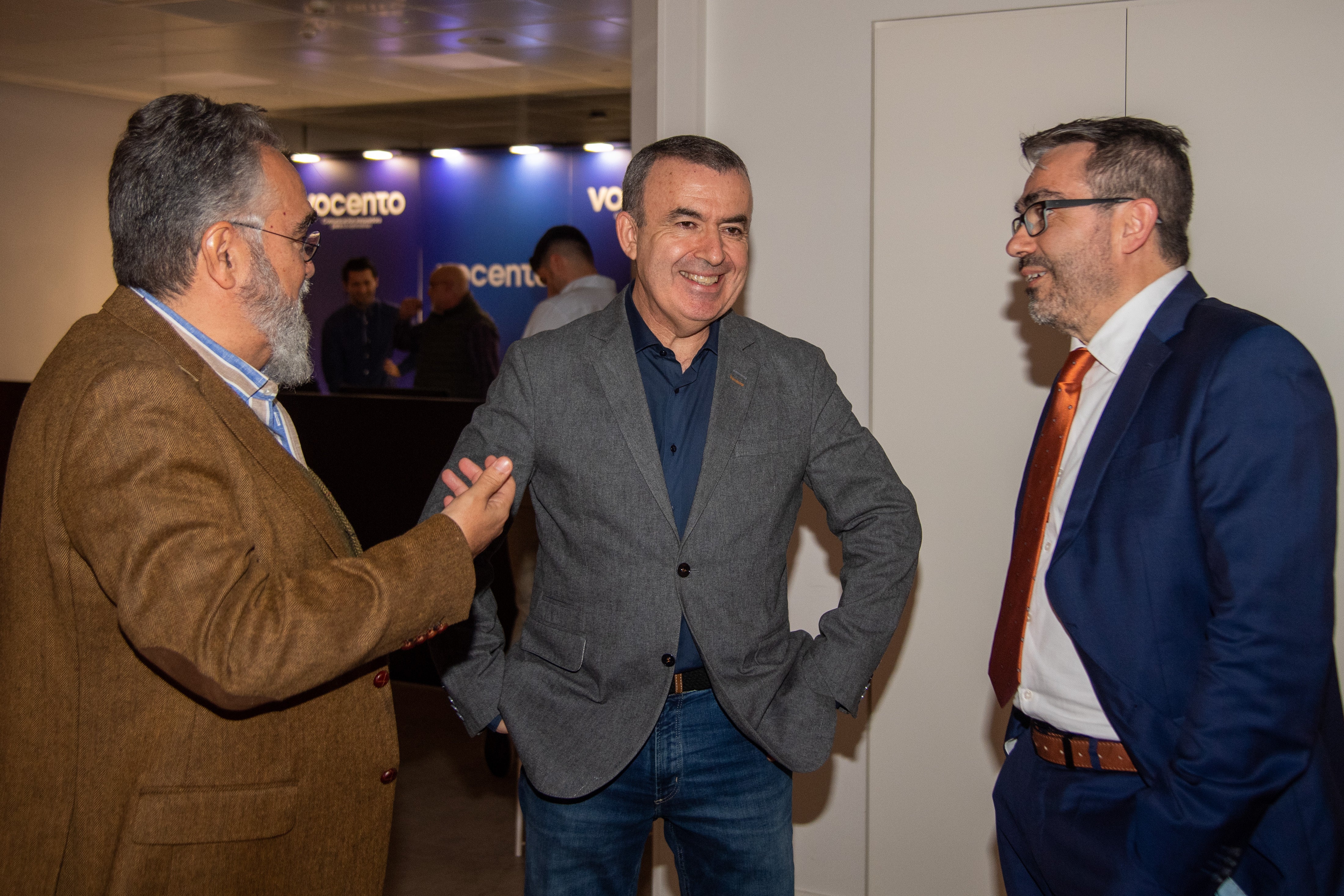 Lorenzo Silva y Jesús García Calero en la entrega del Premio de Periodismo David Gistau