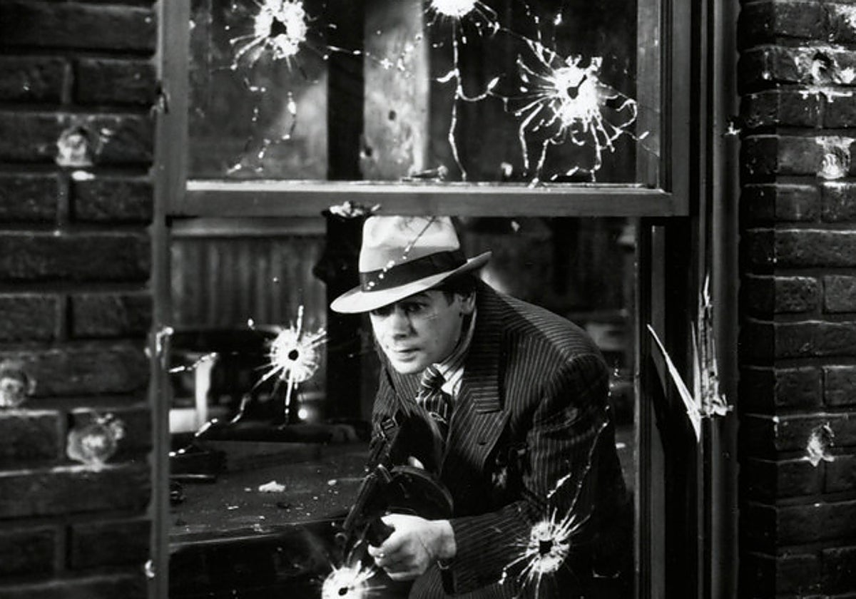 'Scarface', que significa «cara cortada», está inspirada en la vida de Al Capone. Cuenta la historia de un gánster llamado Tony Camonte