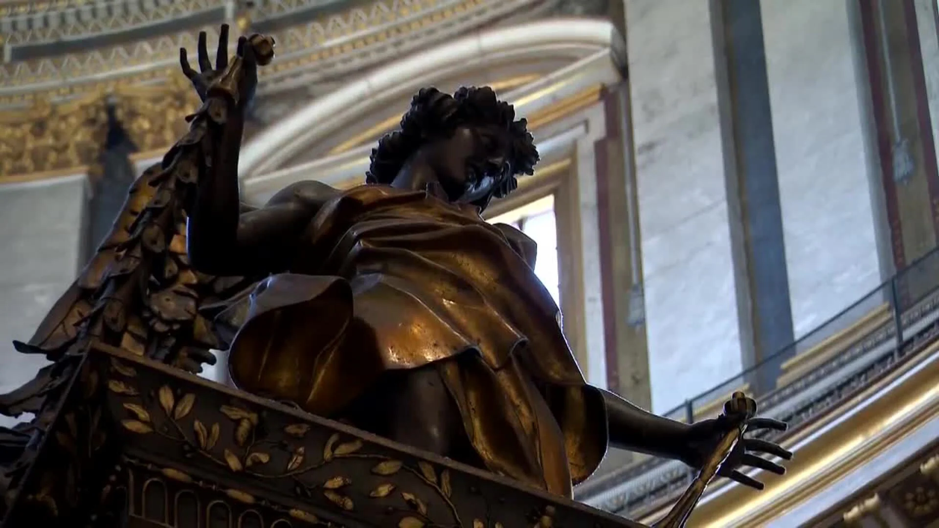 El Baldaquino De La Basílica De San Pedro Afronta Restauración De Diez ...