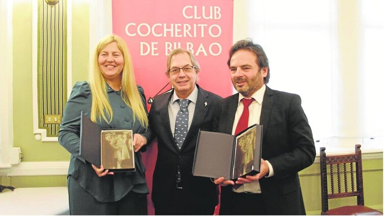 La crítica taurina de ABC Rosario Pérez recibe el premio del Club Cocherito