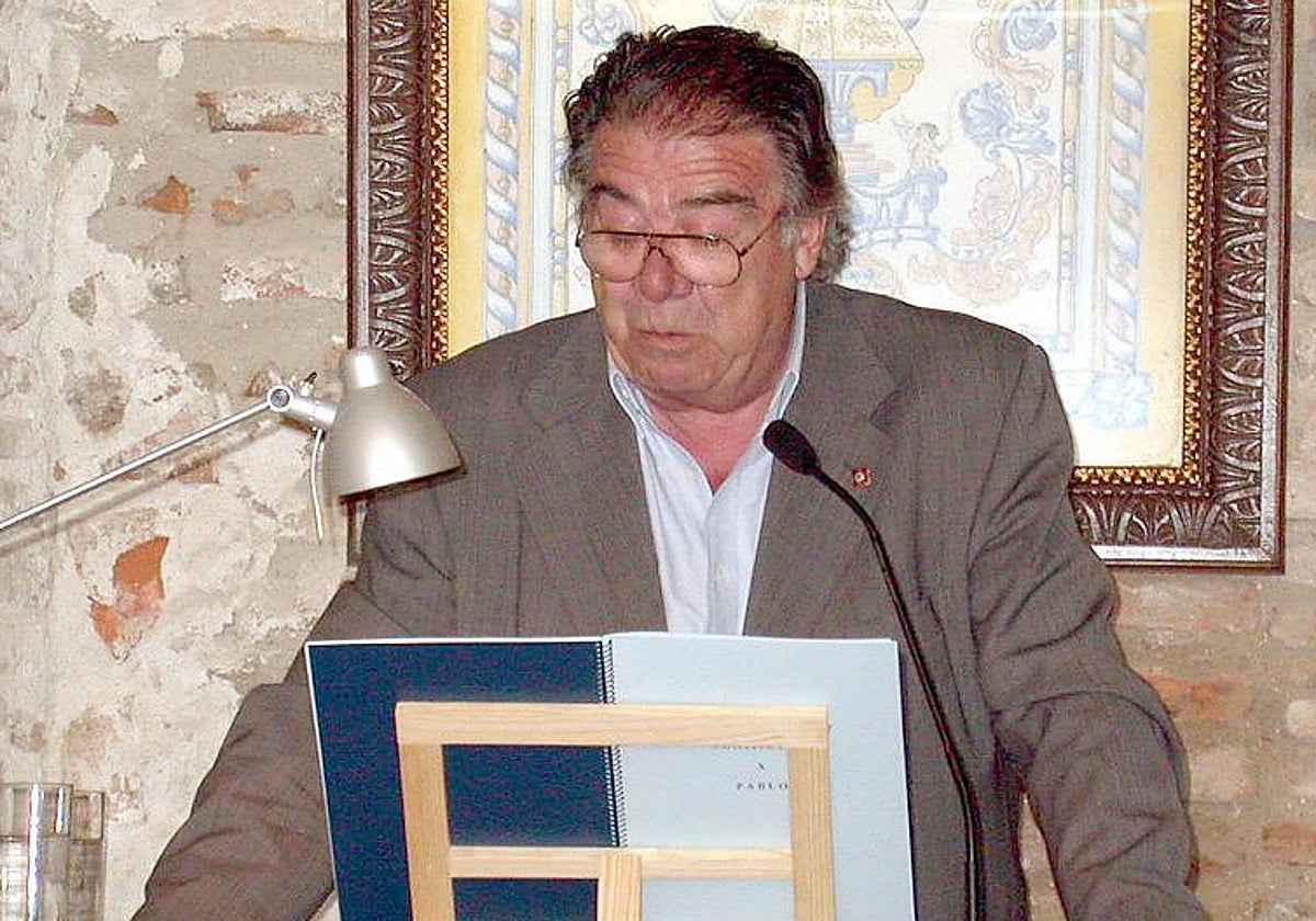 Ángel García López (Rota, Cádiz, 1935) ha obtenido, entre otros premios, el Nacional de Poesía