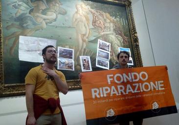 Un grupo de ecoterroristas vandalizan la Venus de Botticelli