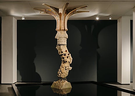 Imagen secundaria 1 - Sobre estas líneas, 'Omar, Ismael' y 'Sílez', obras de Asunción Molinos. Arriba, obra de Teresa Solar