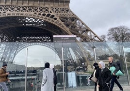 Huelga indefinida en la Torre Eiffel, los trabajadores alertan de que es víctima de una oxidación irreversible