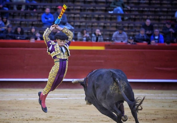 Valencia bendice a Jarocho, la sensación de una novillada de Fuente Ymbro de triunfo