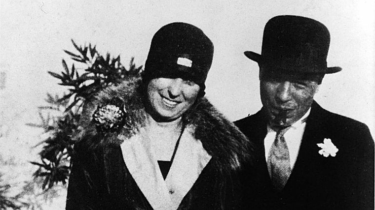 Josep Pla y Adi Enberg en la boda de Pere Pla y Maria Miquel el 26 de octubre de 1927