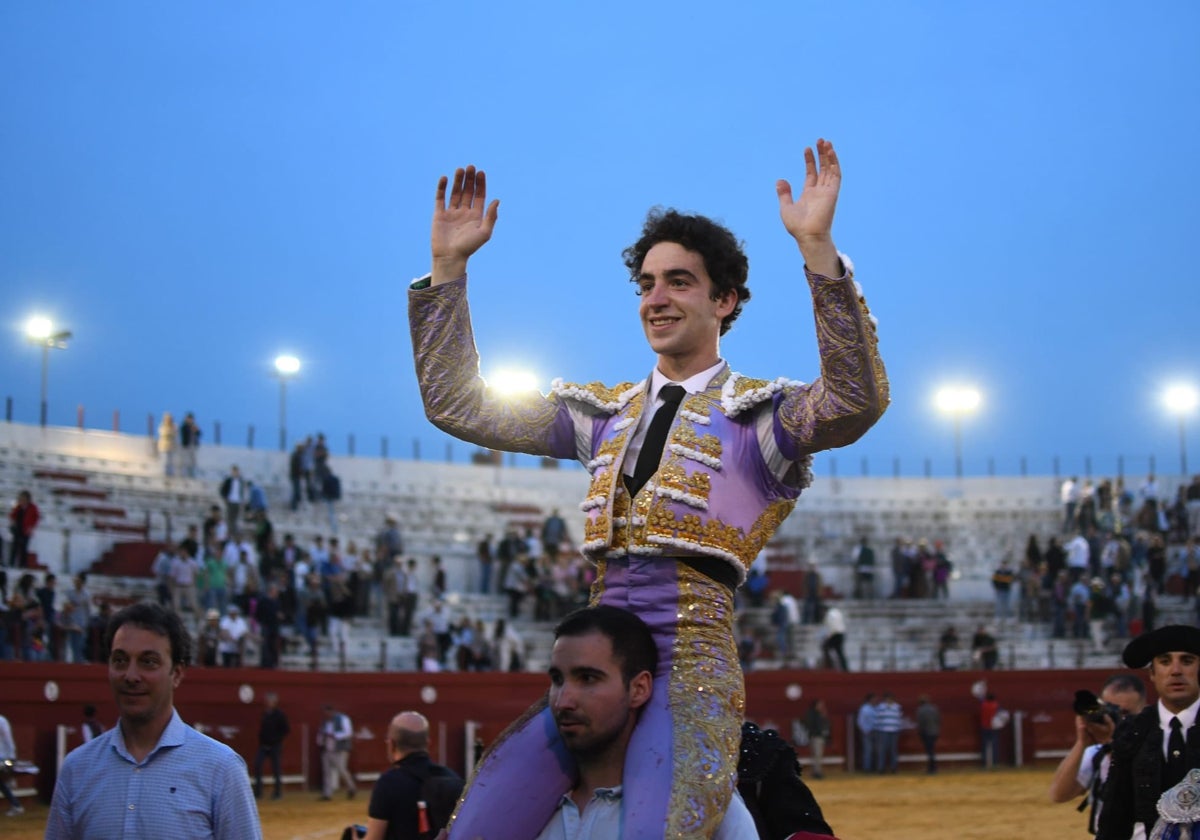 Puerta grande de Víctor Hernández