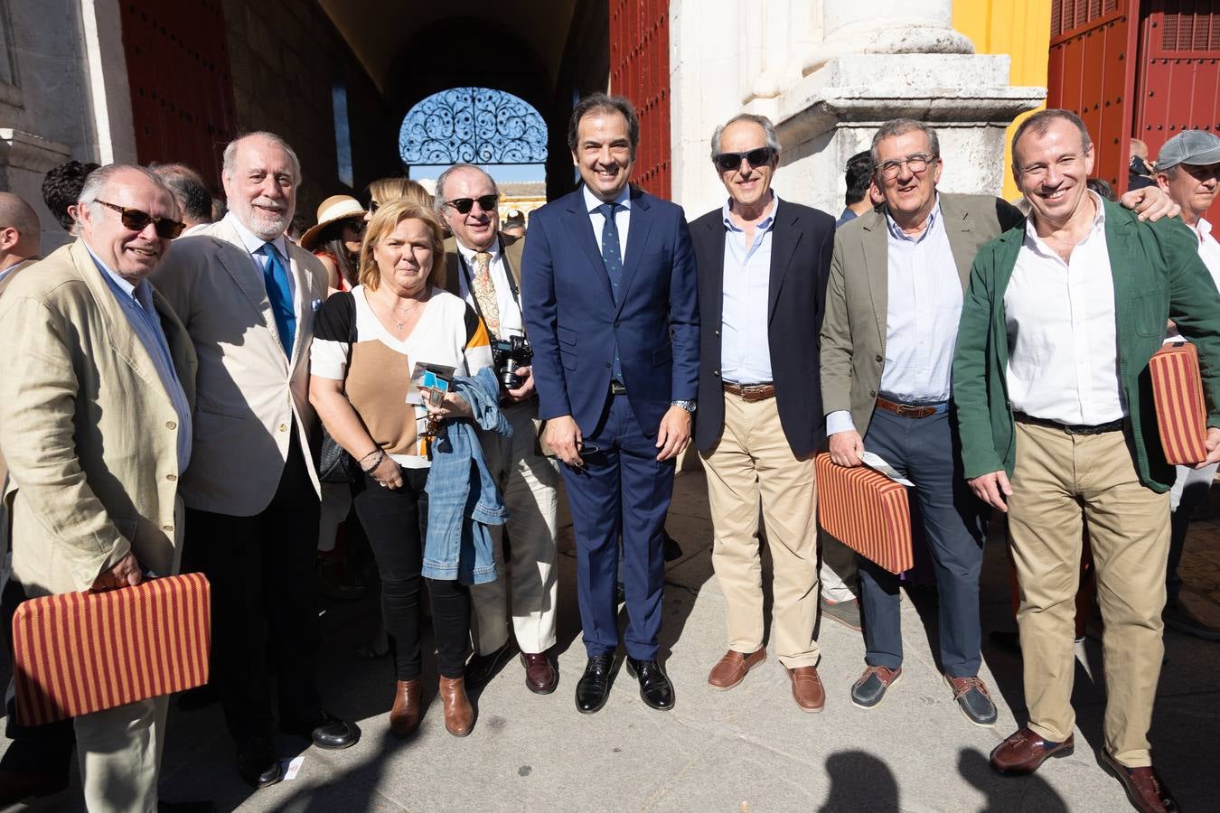 Vicente García, Manuel Riestras, Ana Álvarez, Carlos García, José Luque Teruel, José Antonio López, Tomás Irrubarres y los hermanos García Riestra