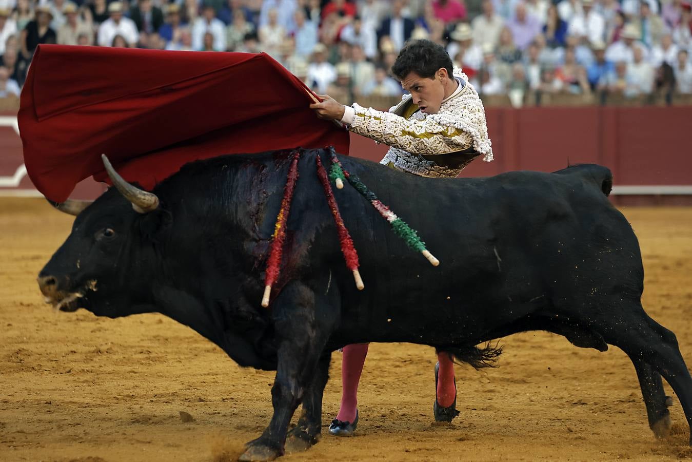 Ginés Marín no tuvo suerte y se fue de vacío en la corrida del martes de farolillos