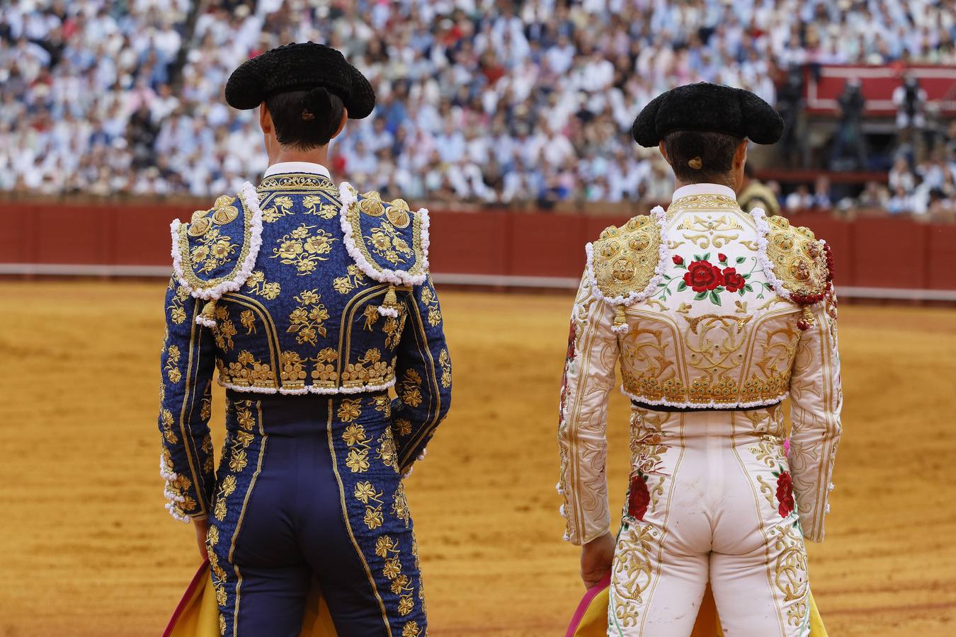 Manuel Escribano estuvo valiente y recibió el aplauso de la Maestranza