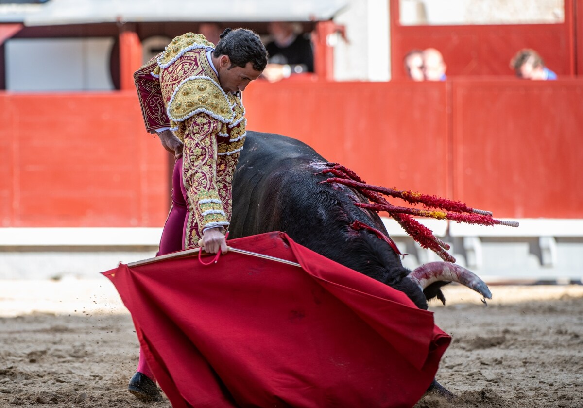 David de Miranda, en un derechazo a Pimentón