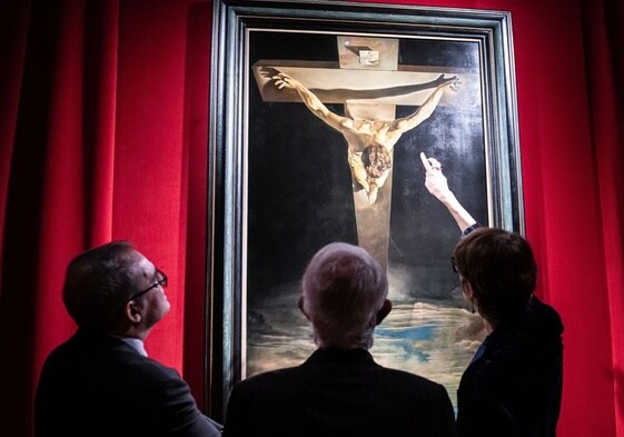 El 'Cristo de San Juan de la Cruz', de Dalí, en una exposición en Figueras