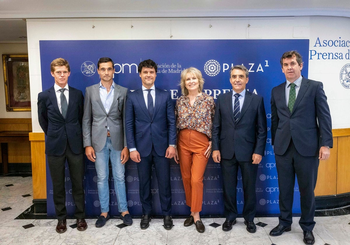 Borja Jiménez, Paco Ureña, Miguel Abellán, María Rey, Victorino Martín y Víctor Zabala en la presentación de la Corrida de la Prensa