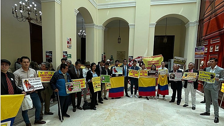 El sector taurino se manifiesta en la Cámara de Representantes de Colombia para evitar la prohibición de las corridas de toros en el país