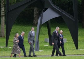 El Rey Felipe inaugura la exposición '100 años de Eduardo Chillida con la Colección Telefónica' en Hernani (Guipúzcoa)