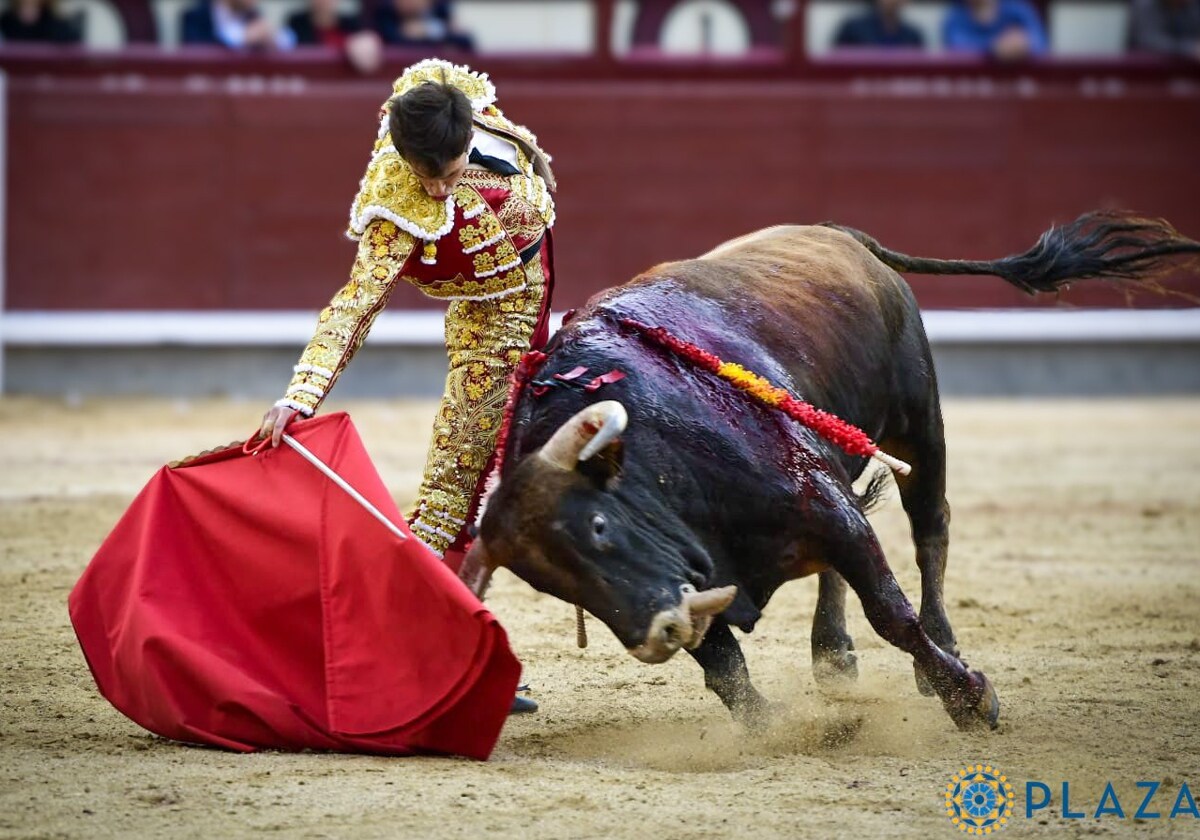 Samuel Navalón, en un encajado derechazo al tercero