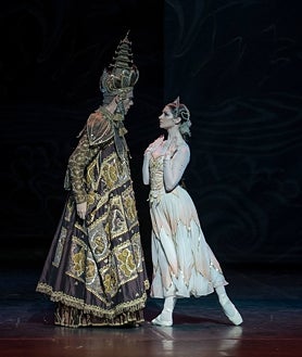 Imagen secundaria 2 - Tres escenas de 'La bayadera'