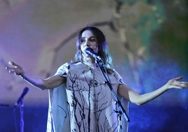 PJ Harvey: magia y épica bajo la lluvia para despedir a lo grande el Primavera Sound