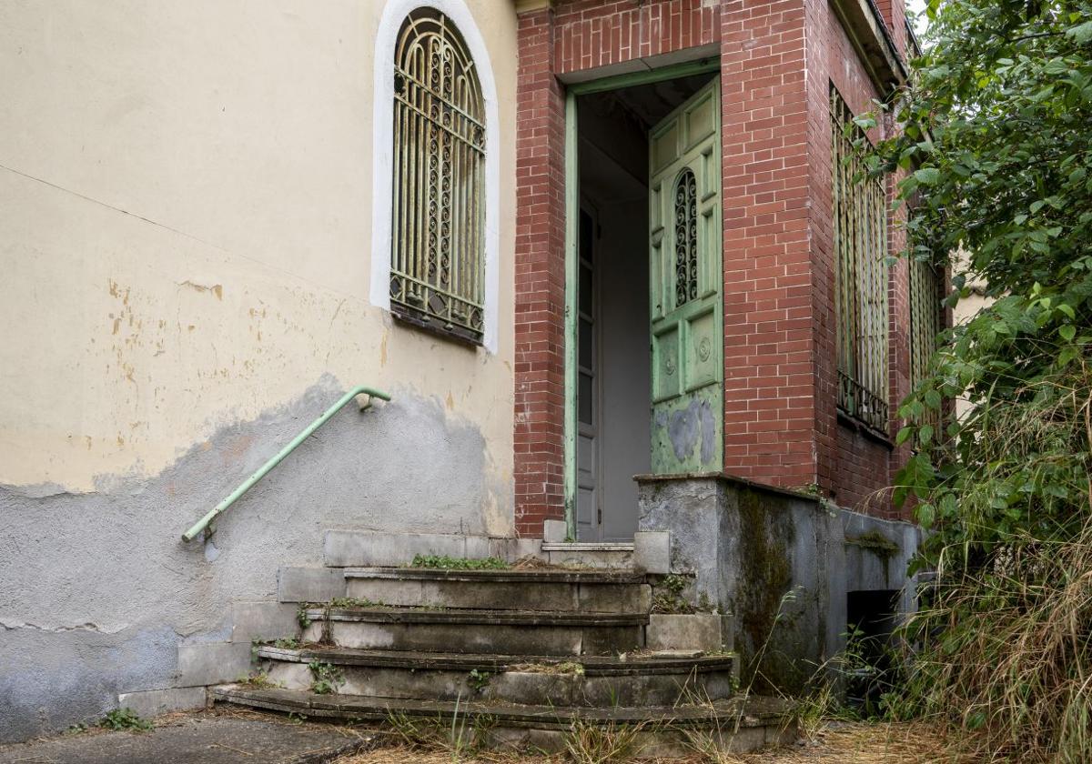 Entrada de la casa de Vicente Aleixandre