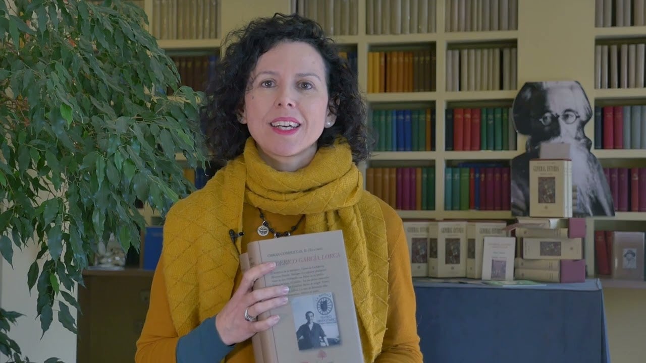 Cecilia Frías (Madrid, 1975) se hizo lectora furibunda en los largos veranos de su infancia, en un lugar de la Mancha del que sí quiere acordarse