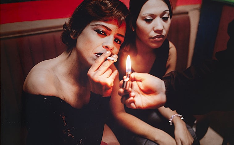 Imagen principal - De arriba abajo, fotografía de Maya Goded en la galería Memoria; 'Narciso' de Roberto González Fernández (Arriaza 11) y autorretrato de Fabio McNamara en My Name's Lolita 