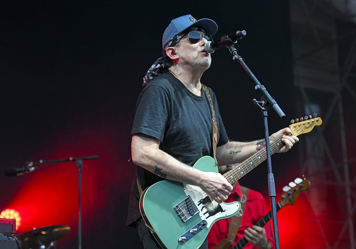 Andrés Calamaro en acción en Málaga