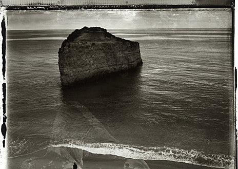 Imagen secundaria 1 - De arriba abajo, 'L'échappée belle' (2021); 'Noel au Portugal' (1999) y 'The Clock', de 1999