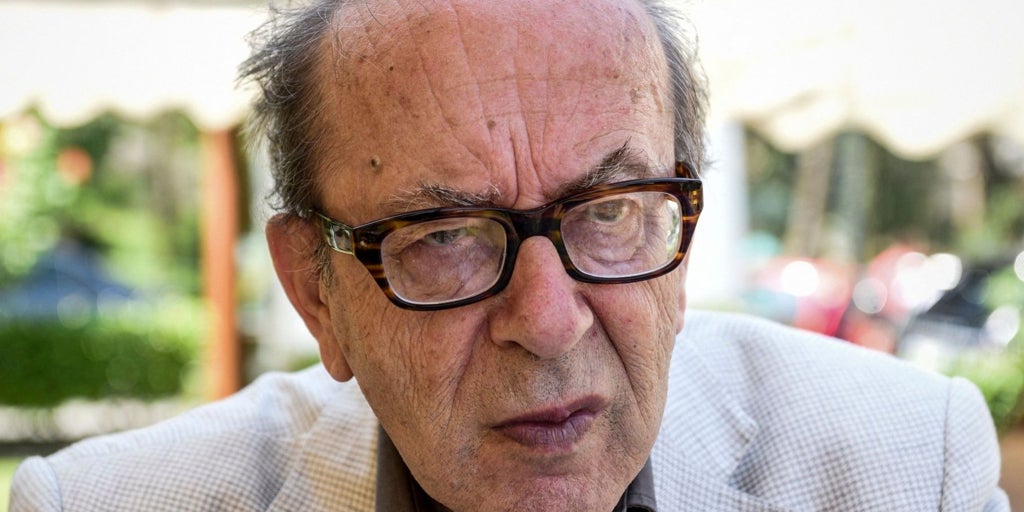 Arnavut yazar İsmail Kadaré 88 yaşında hayatını kaybetti