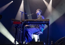 James Blake monta una rave con músicos en las Noches del Botánico