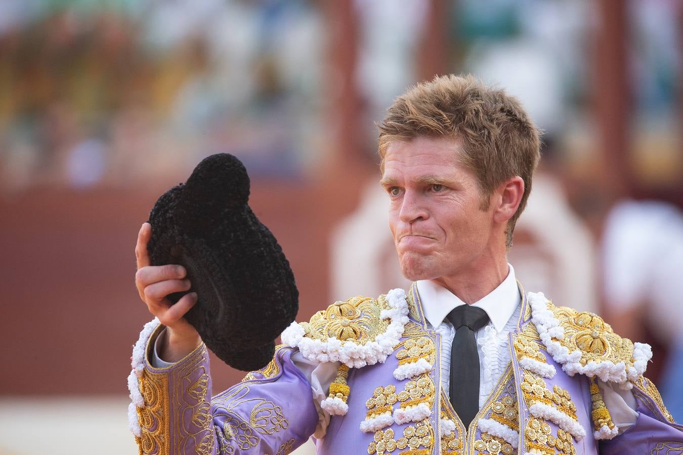 Un momento de la tarde de toros que brindó este viernes en La Línea el torero Borja Jiménez