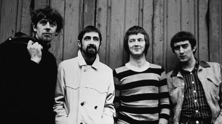 Los Bluesbreakers de Mayall (a la izquierda) y con Clapton (segundo por la derecha), en 1966