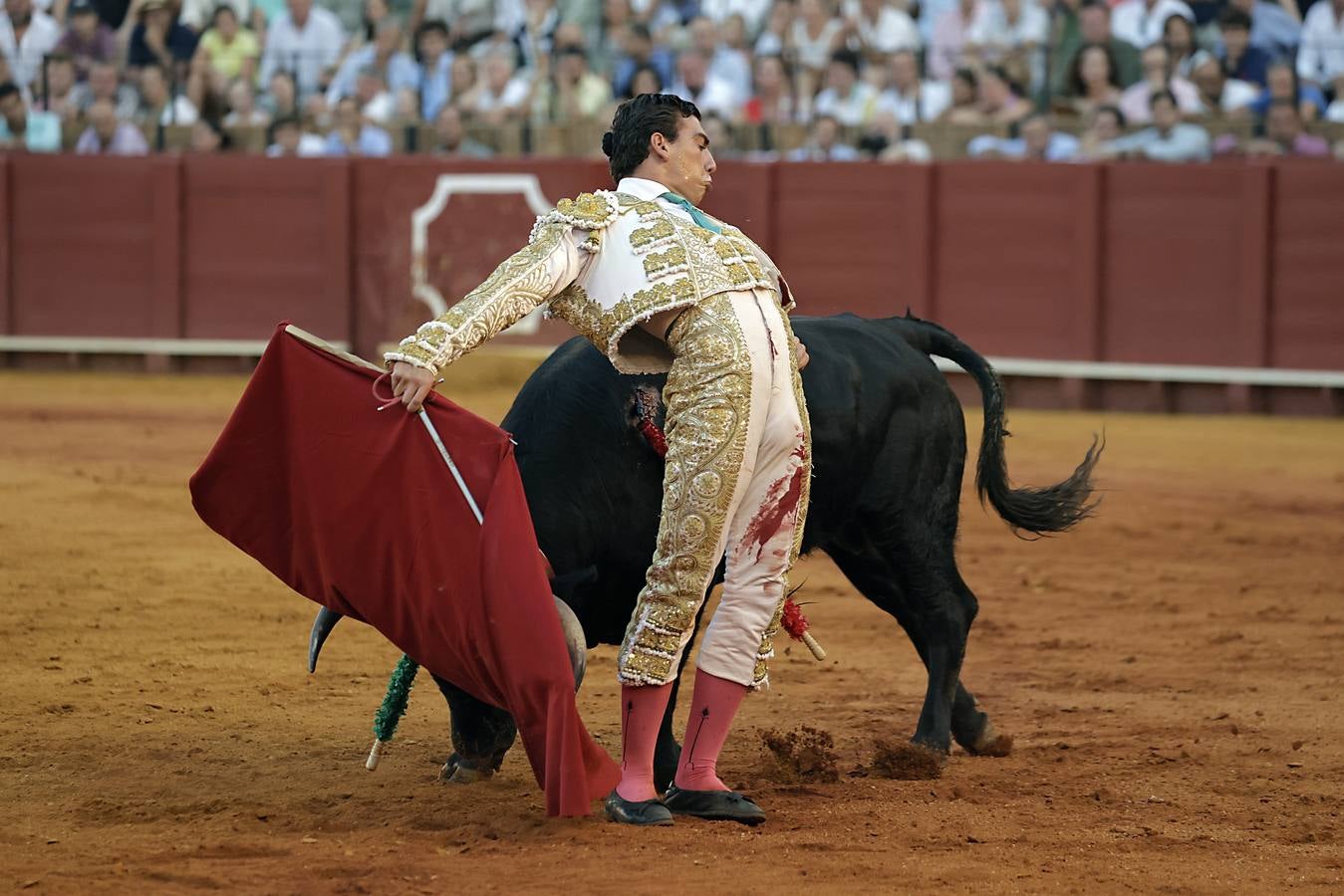 Pepe Martínez, de Valencina de la Concepción, fue el triunfador de la final tras cortar dos orejas