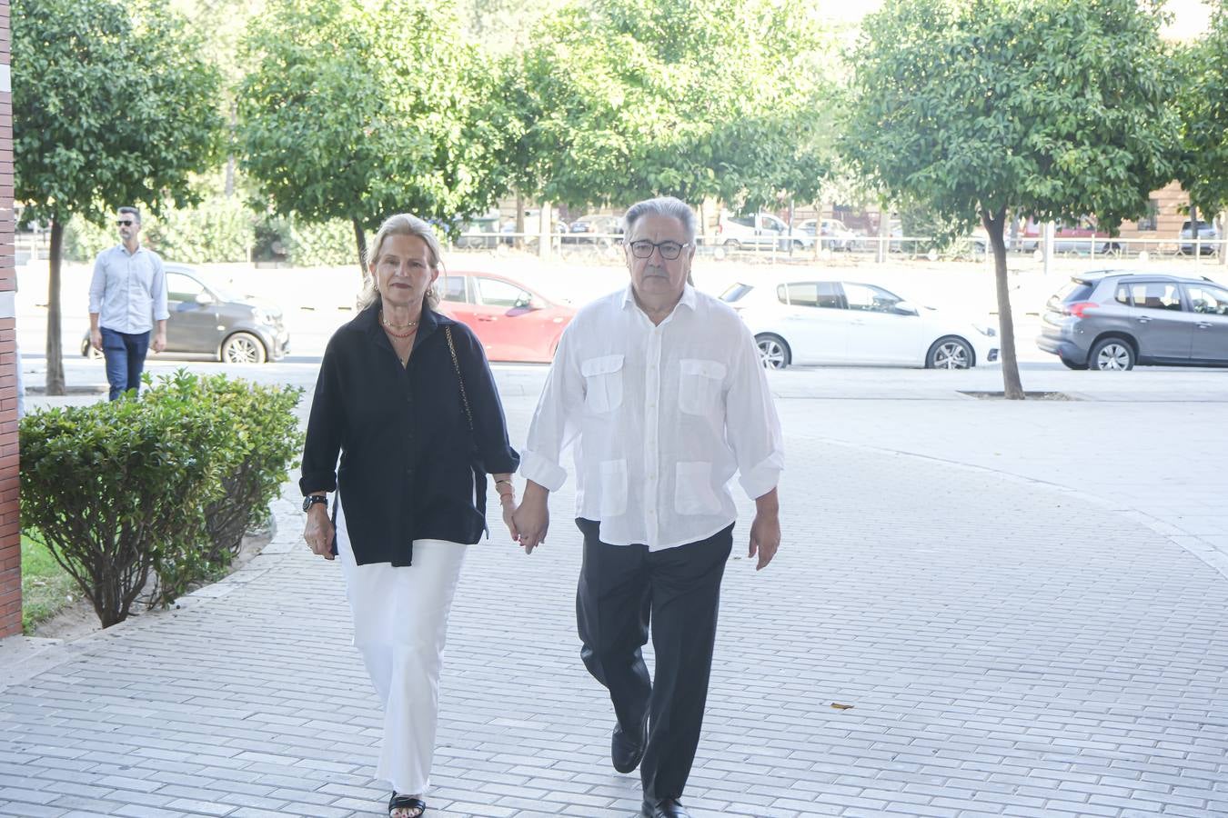 El mundo del toro despide a Pepe Luis Vázquez en el tanatorio de la SE-30