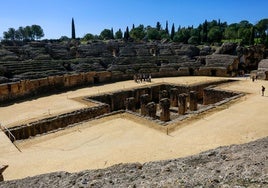 Arqueólogos en su paraíso (III): «En Itálica no se necesita mucha imaginación para soñar cómo fue esa gran ciudad romana»