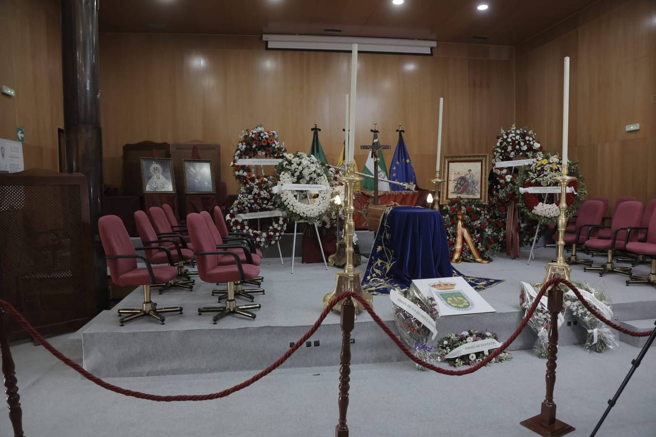 Capilla ardiente del torero Paco Camino en el Ayuntamiento de Camas