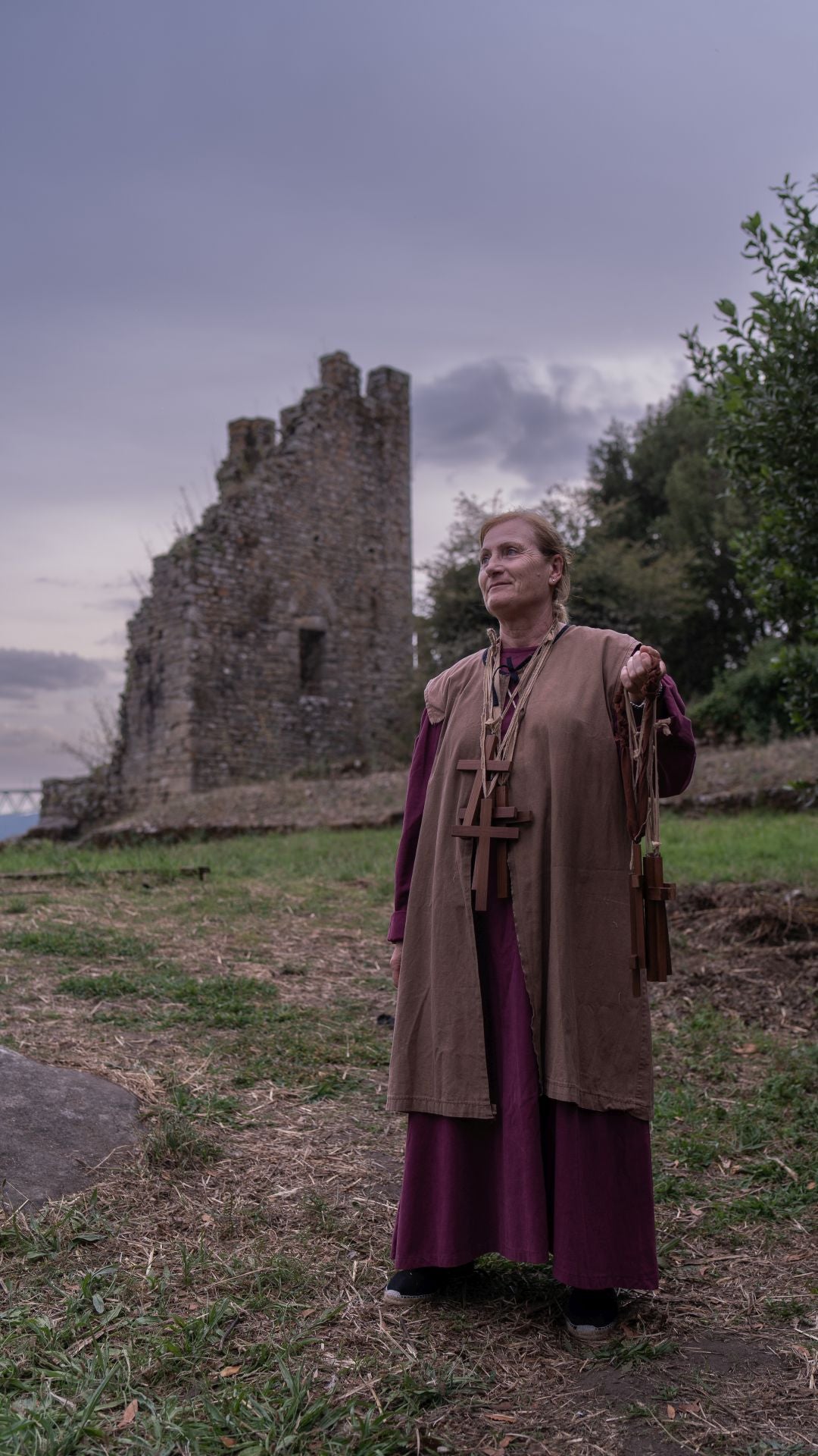 Una participante en la Romería Vikinga, ataviada en un ensayo