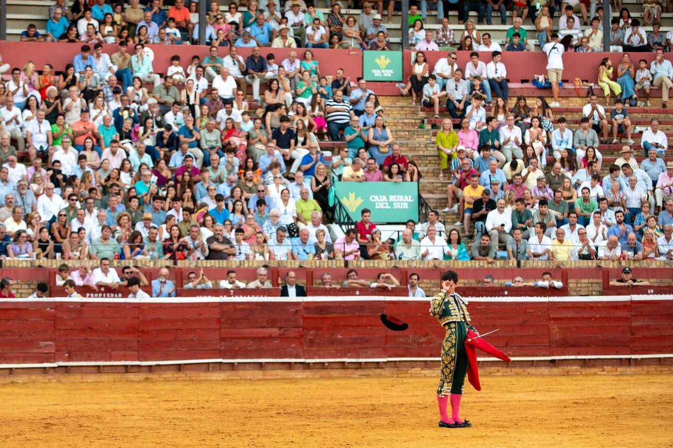 Carlos Tirado fue despedido con una ovación