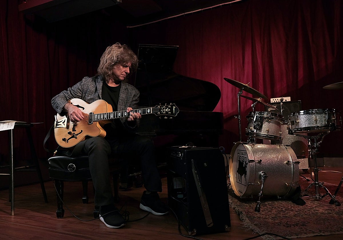 El guitarrista Pat Metheny en su estudio