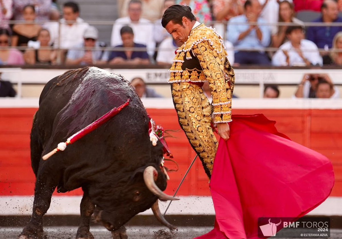 Emilio de Justo, sentido con Postinero, el mejor toro de Cuvillo