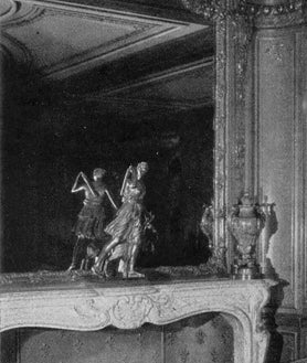 Imagen secundaria 2 - La estatuilla de bronce del salón de primera clase ha sido fotografiada en la última expedición al Titanic