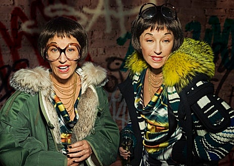 Imagen secundaria 1 - Arriba, 'Untitled Film Still #17', 1978. Sobre estas líneas, a la izquierda, 'Untitled #462', 2007/2008. A la derecha, 'Untitled #414', 2003