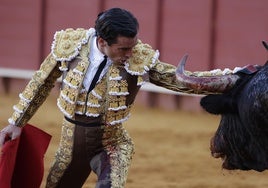 Juan Ortega, apóstol del toreo sagrado, destroza la física, el tiempo y la costuras del escalafón