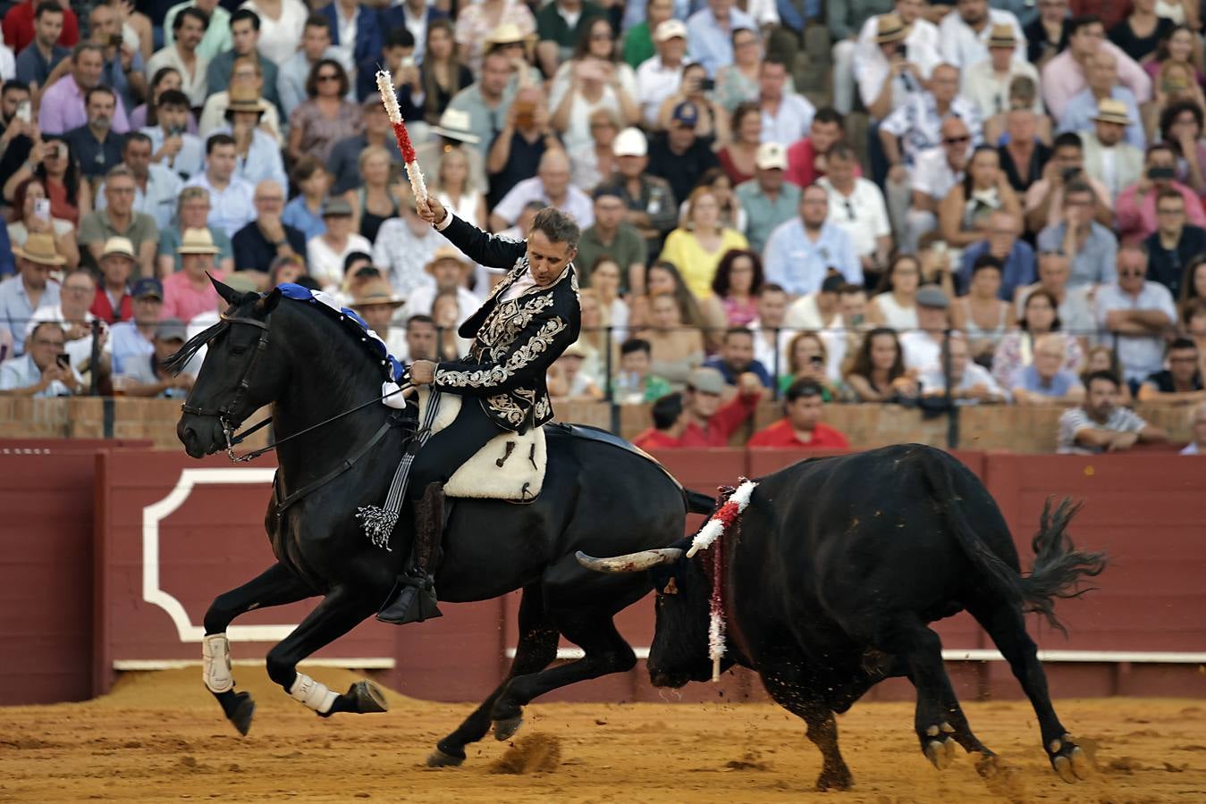 Pablo Hermoso de Mendoza, en la tercera corrida de la Feria de San Miguel de Sevilla 2024