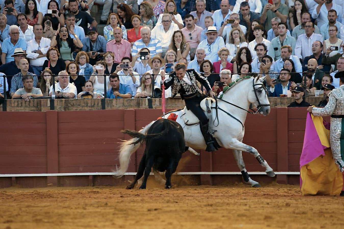 Pablo Hermoso de Mendoza, en la tercera corrida de la Feria de San Miguel de Sevilla 2024