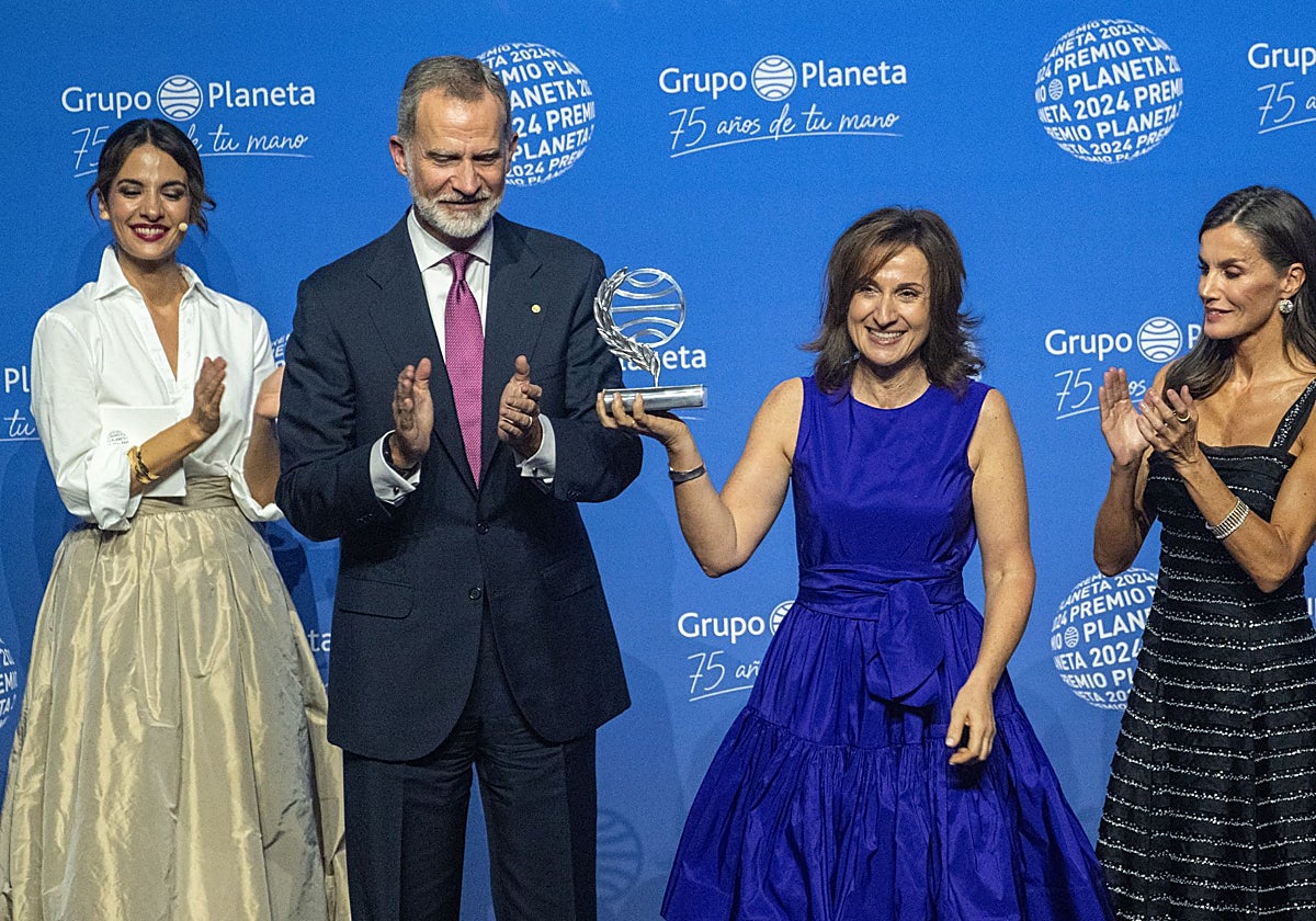 Los Reyes han entregado el galardón a Paloma Sánchez-Garnica
