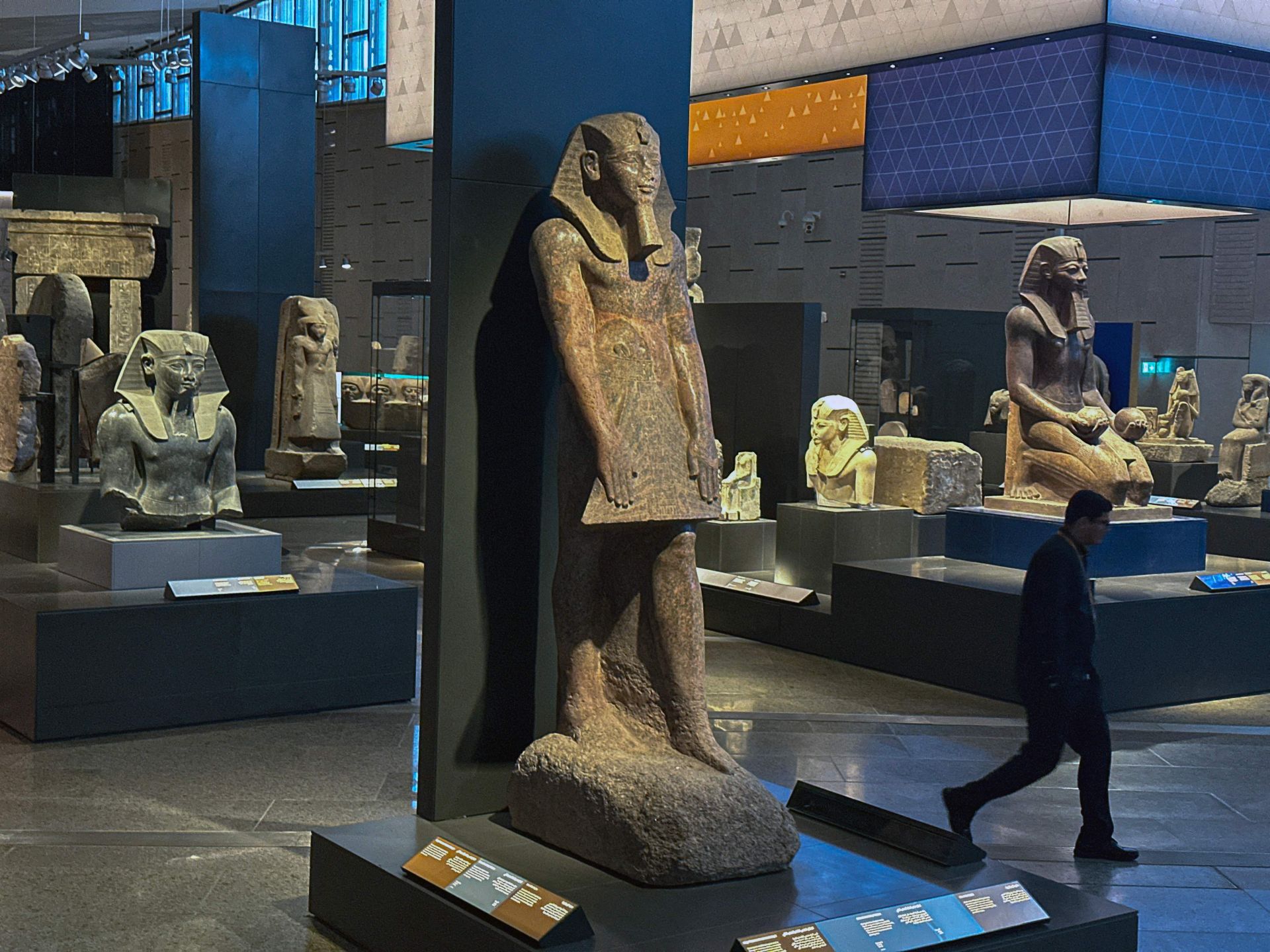 Más de 100.000 objetos del antiguo Egipto se exhibirán en el museo arqueológico más grande del mundo, según indica la web de información estatal egipcia.