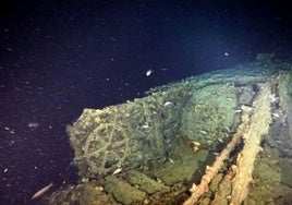 Con el buzo que descubre submarinos de la Segunda Guerra Mundial en el fondo del Egeo